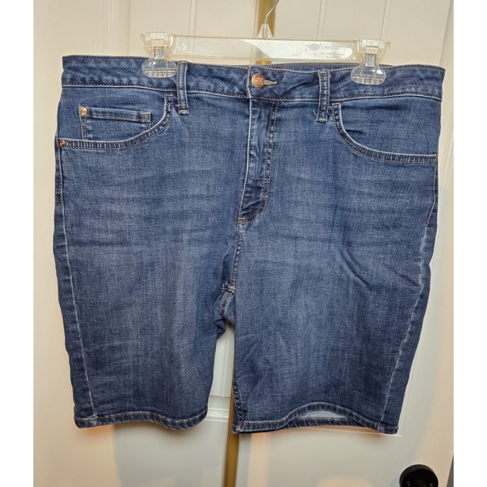 Lee Riders Womens Jean Denim Bermuda Shorts Size 16